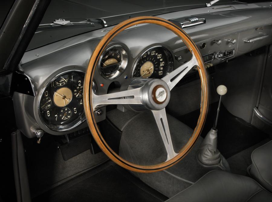 Панель приборов Cunningham C-3 Continental Coupe 1953 года  (фото 35 из 41)